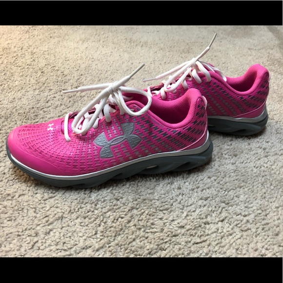 womens pink under armour shoes